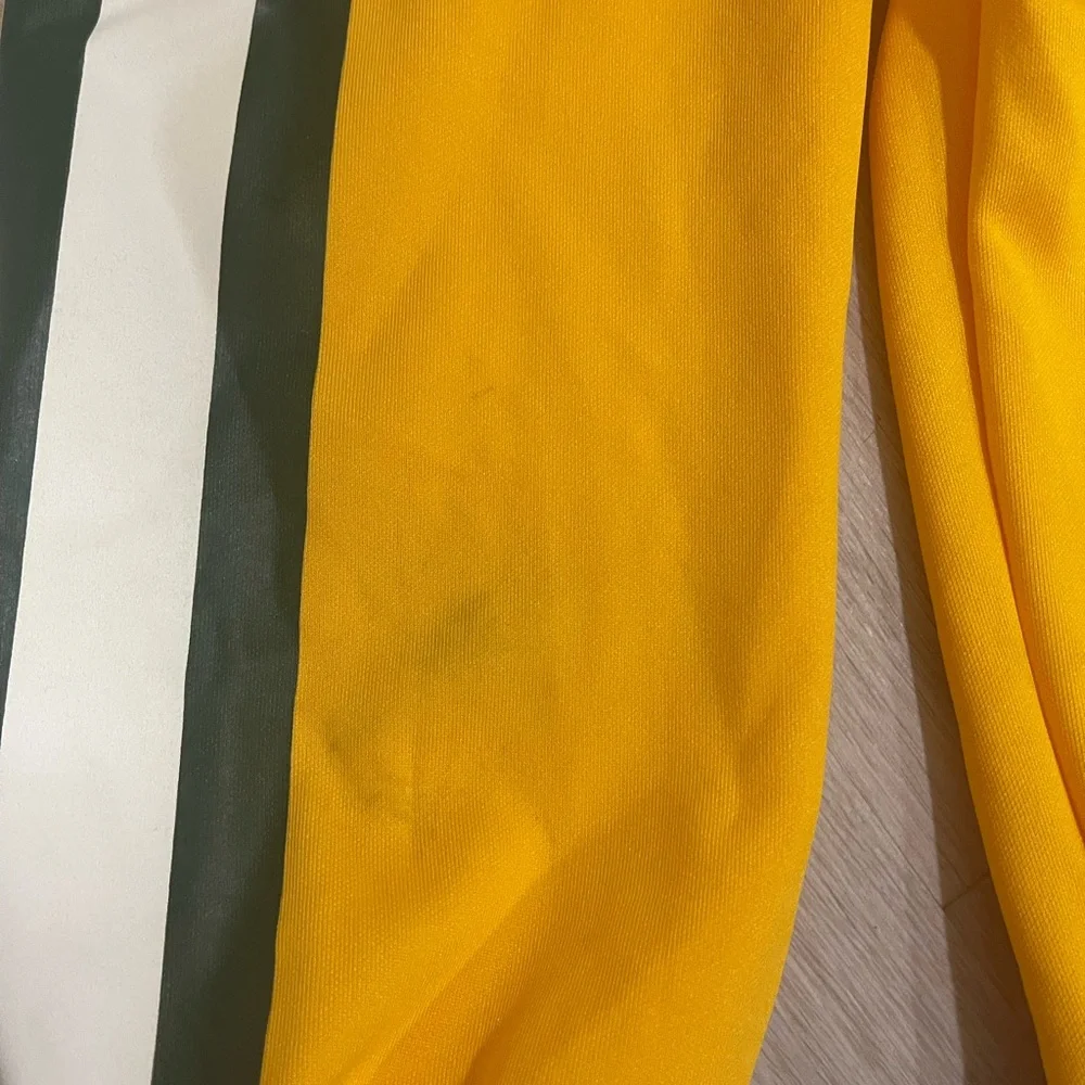 Like new Green Bay Packers football uniform - Picture 14 of 15
